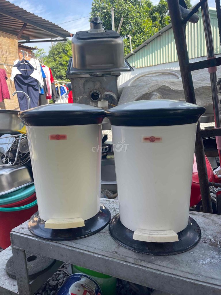 Thùng rác đạp chân 12L – đồng giá. Mua bán Nội thất, đồ gia dụng khác tại Thành phố Thủ Đức Tp Hồ Chí Minh được đăng bởi Hiếu Trần  hình 1