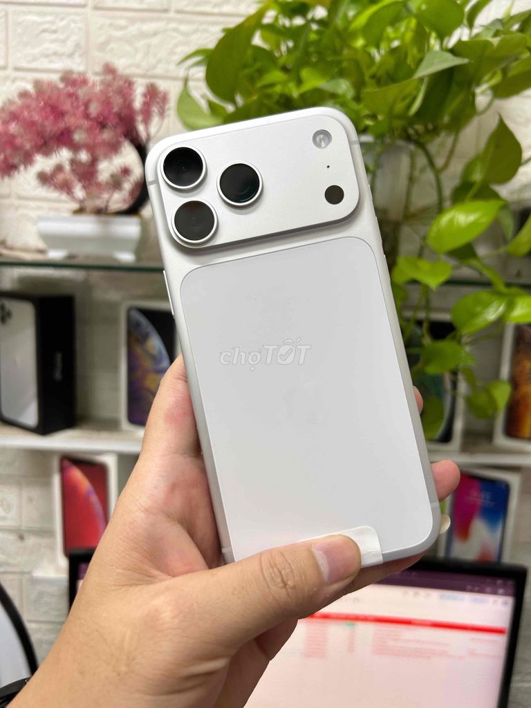 iPhone 17 Pro Max 256GB mới 2 sim vl. Mua bán Điện thoại tại Quận Tây Hồ Hà Nội được đăng bởi Duy Anh hình 1