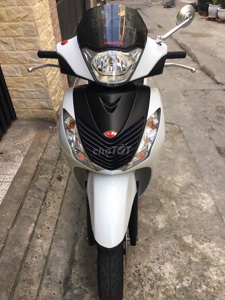 Собственник продает SH Italy 150cc 2010 оригинал в отличном состоянии