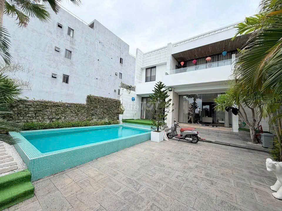 Rent · 5 bd · 275 м² · Quận Ngũ Hành Sơn, ул. Đường Thủy Sơn 1