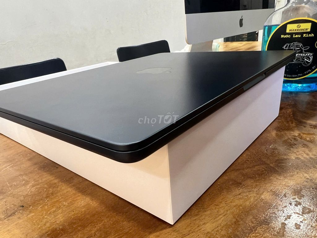 Macbook Air M2/8gb/256gb black cần bán