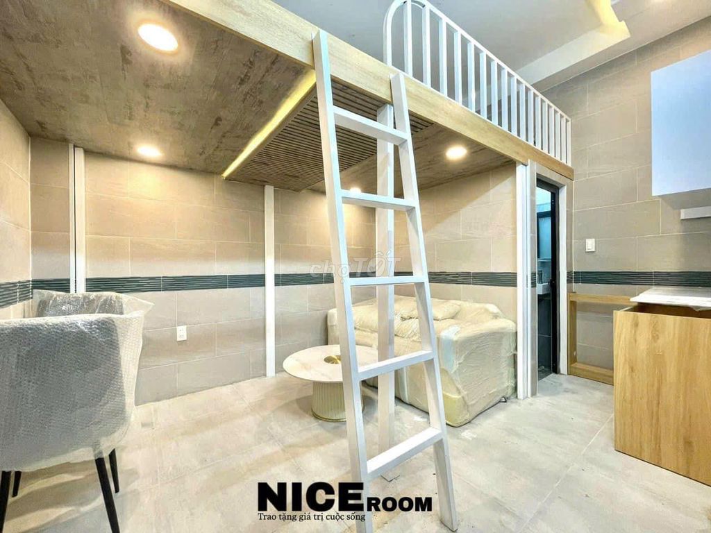 Cho Thuê Căn Hộ Duplex Nằm Ngay Ngã Tư Hàng Xanh