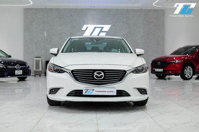 Mazda 6 2.0 Premium màu trắng 2019 trả trước 220tr