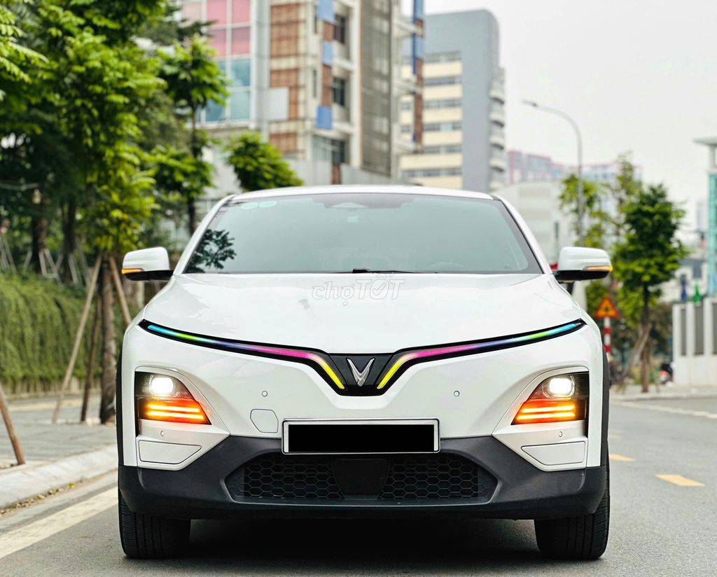 VinFast VF6 ECO 2025 Trắng. Mua bán Ô tô tại Quận Cầu Giấy Hà Nội được đăng bởi ĐẶNG QUANG HUY hình 2