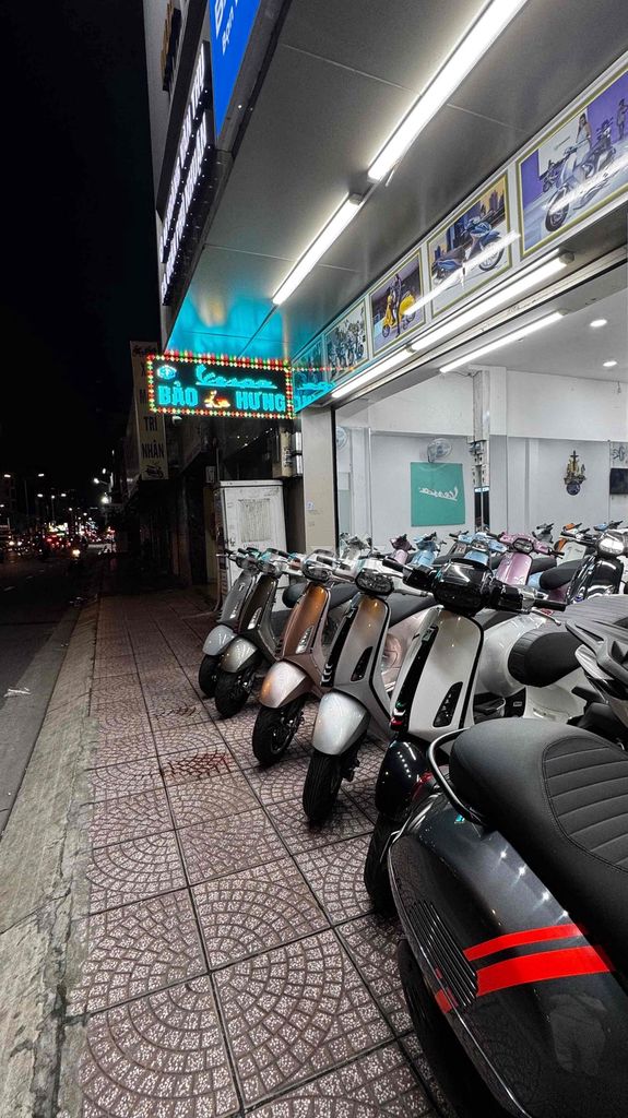 Vespa Sprint hồng Porsche. Mua bán Xe máy tại Quận Phú Nhuận Tp Hồ Chí Minh được đăng bởi VESPA  PIAGGIO BẢO HƯNG Vespa cũ trả góp  hình 13