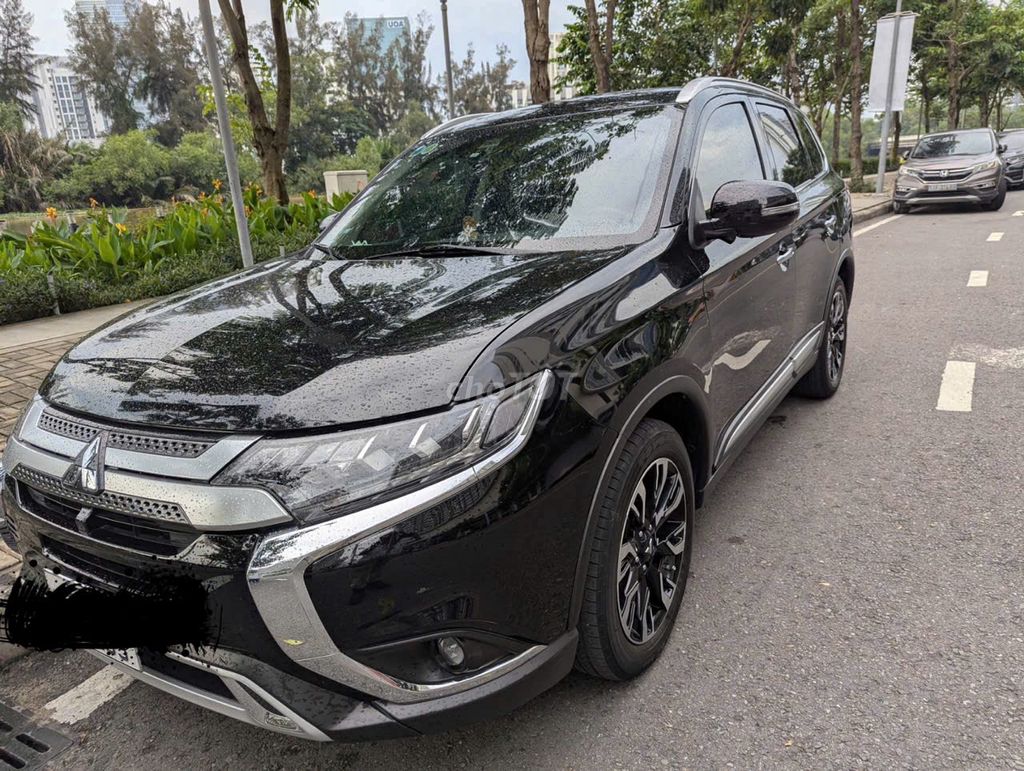 Bán xe Mitsubishi Outlander HCM. Mua bán Ô tô tại Quận 12 Tp Hồ Chí Minh được đăng bởi Linh Nguyen hình 3