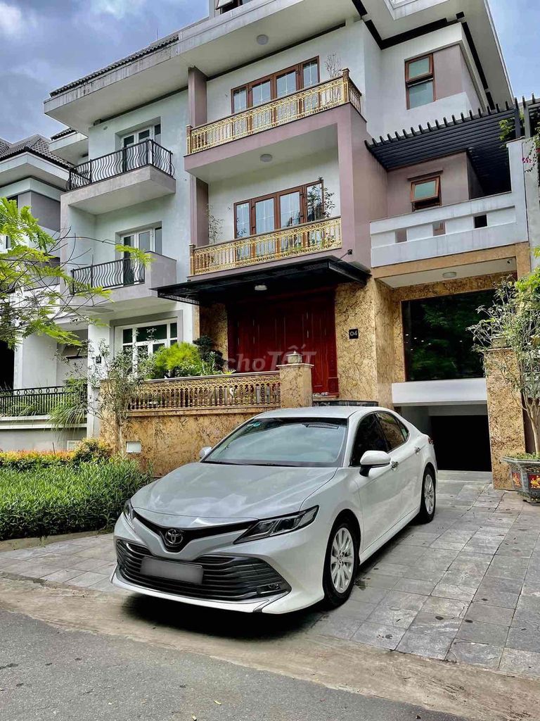 Toyota Camry 2020 - 17000 km