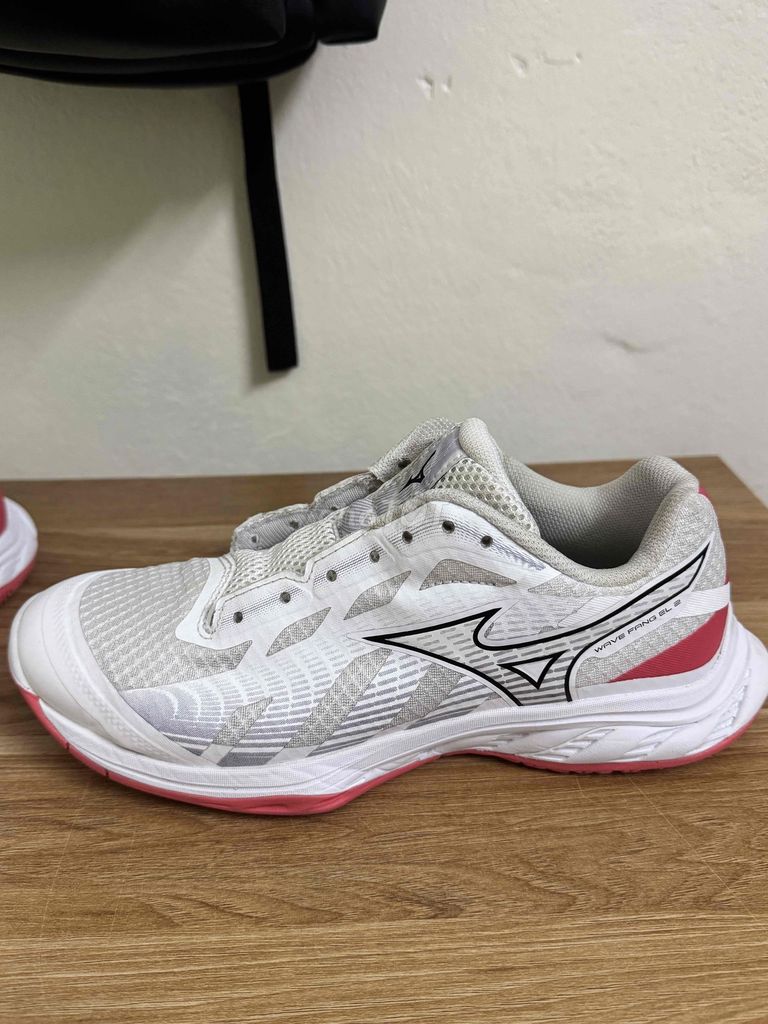 Giày thể thao Mizuno Pickleball, Cầu Lông size 40. Mua bán Giày dép tại Quận Cầu Giấy Hà Nội được đăng bởi Bún Real hình 1