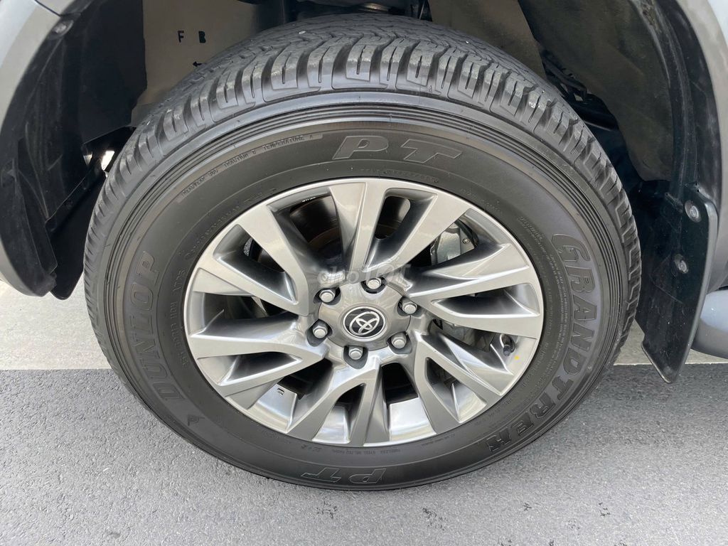 Toyota Fortuner 2.7 4x2 AT 2024 - 20000 km. Mua bán Ô tô tại Thành phố Dĩ An Bình Dương được đăng bởi Siêu Thị Ô Tô Bình Dương  hình 19