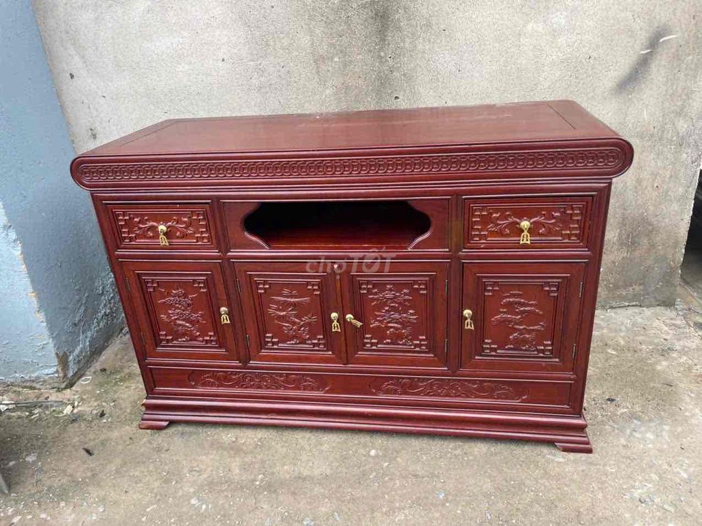 Kệ tivi gỗ nâu đỏ. Mua bán Tủ, kệ gia đình tại Quận 12 Tp Hồ Chí Minh được đăng bởi bé chi hình 1