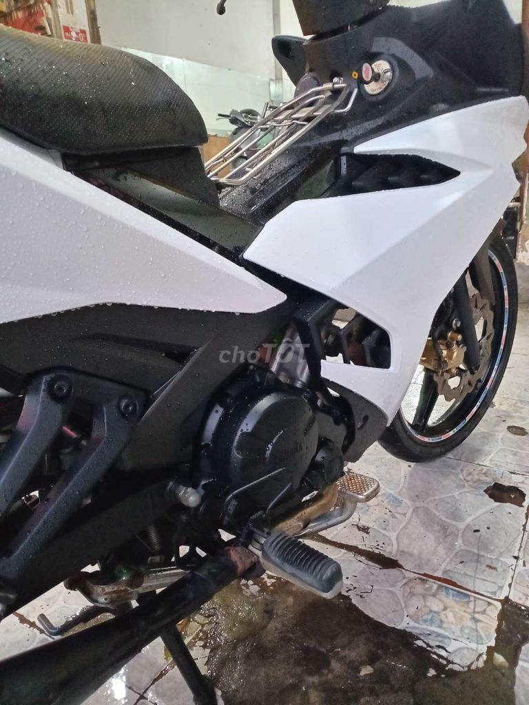 Yamaha Exciter màu Trắng. Mua bán Xe máy tại Quận Bình Tân Tp Hồ Chí Minh được đăng bởi Cường phát  hình 4