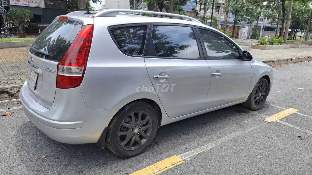 Hyundai i30 số tự động nhập hàn. Mua bán Ô tô tại Thành phố Thủ Dầu Một Bình Dương được đăng bởi Tuệ An hình 4