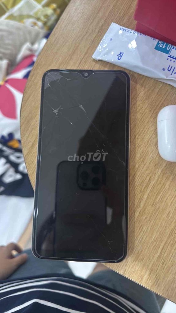 Oppo A7 Vàng đồng Bể, sọc màn hình. Mua bán Điện thoại tại Quận Thanh Khê Đà Nẵng được đăng bởi Minh Thư Lưu hình 1