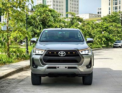 Toyota Hilux 2021 Bạc 50000 km