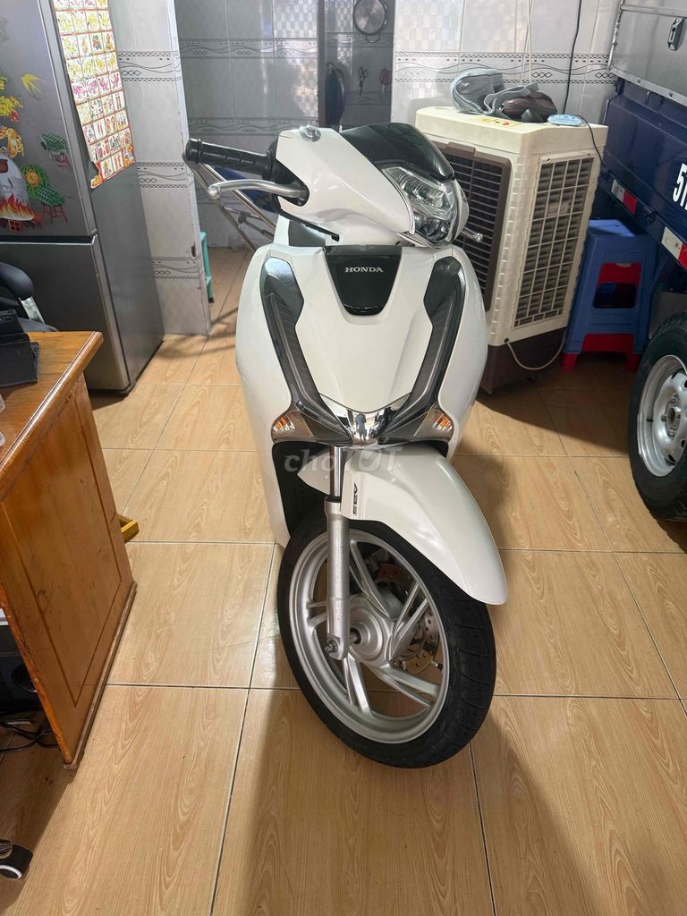 Honda SH 150i ABS Trắng 22084 km. Mua bán Xe máy tại Huyện Trảng Bom Đồng Nai được đăng bởi cuong hình 1