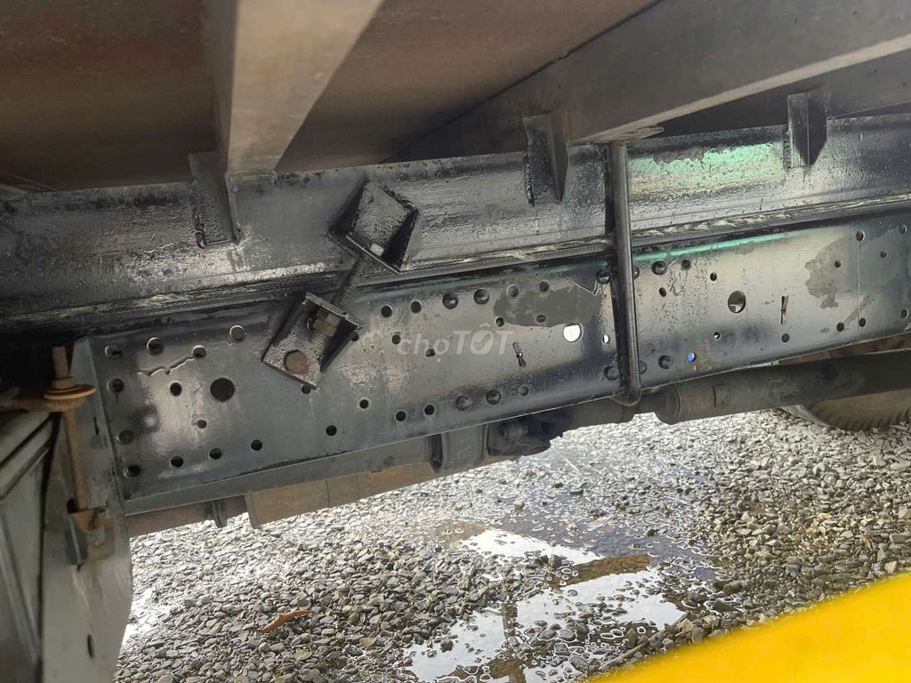 BÁN GẤP Isuzu 1.9 tấn đời 2006 thùng kín 4m5. Mua bán Xe tải, xe ben tại Thành phố Thuận An Bình Dương được đăng bởi Xe tải Bình Dương hình 9