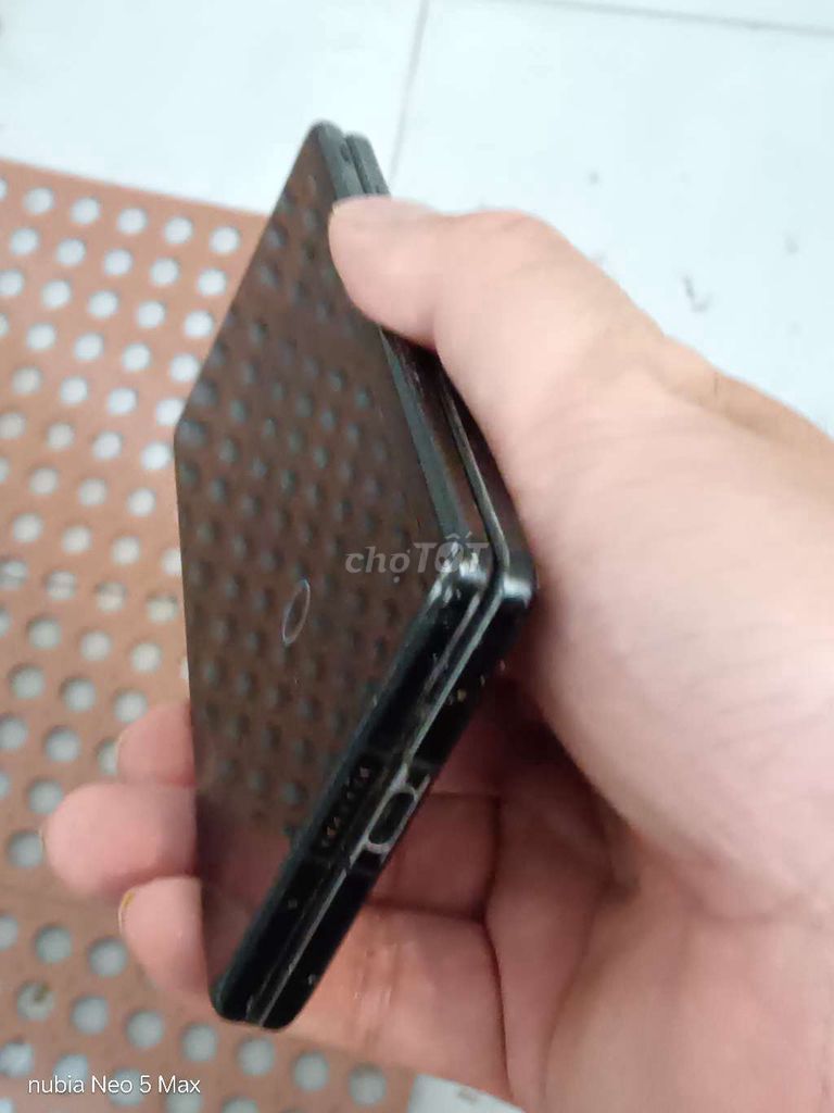 Vivo X Fold 3 Pro 16GB/512GB Đen hỏng màn trong. Mua bán Điện thoại tại Quận Hai Bà Trưng Hà Nội được đăng bởi Le Thanh Tung hình 1