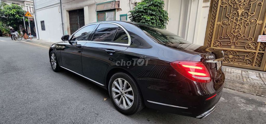 Mer E200 2018 - 79000 km dkld 2019 chính chủ. Mua bán Ô tô tại Quận Bình Tân Tp Hồ Chí Minh được đăng bởi Viet Trung hình 4