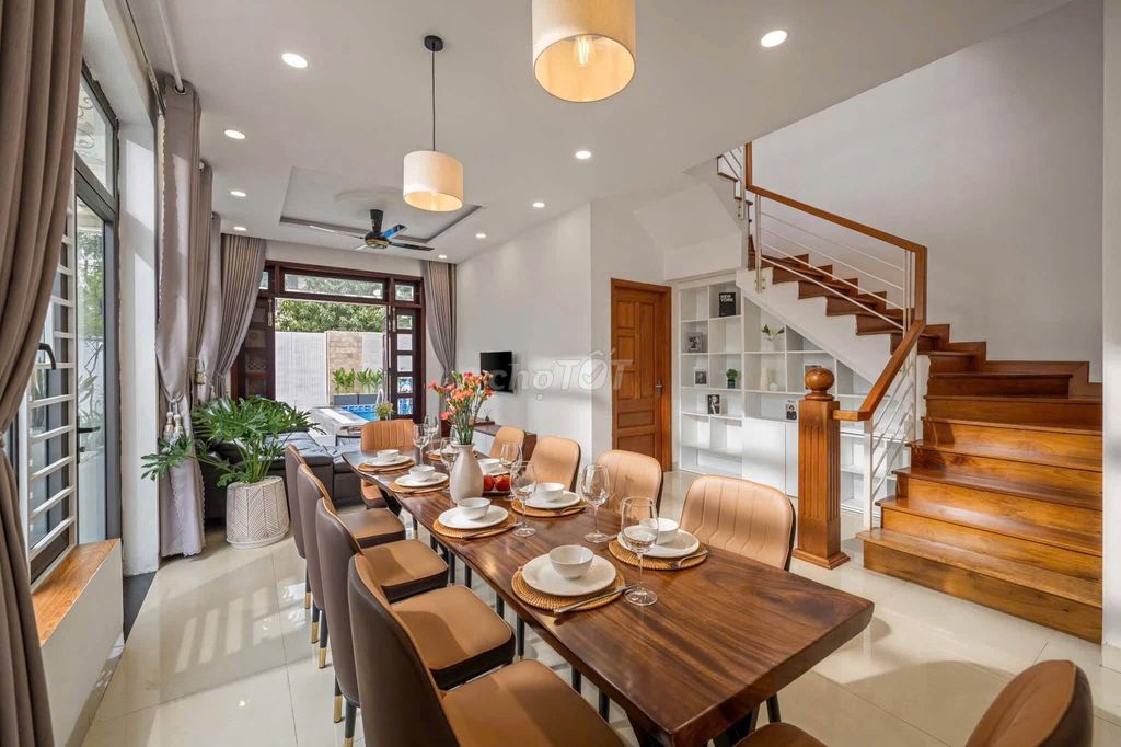 Вилла с 5 спальнями в Ngũ Hành Sơn, Дананг — $2,697/мес, фото 1