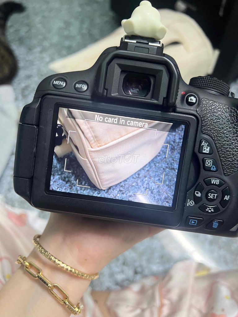 Máy ảnh Canon 700D Đen. Mua bán Máy ảnh, Máy quay tại Huyện Châu Thành Tiền Giang được đăng bởi Gia Han hình 1