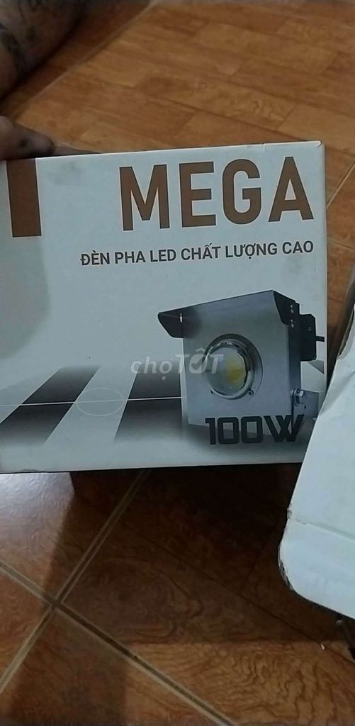 Đèn pha LED MEGA MEGALUX 100W. Mua bán Đèn tại Quận Cẩm Lệ Đà Nẵng được đăng bởi nguyễn ngọc minh thành hình 1