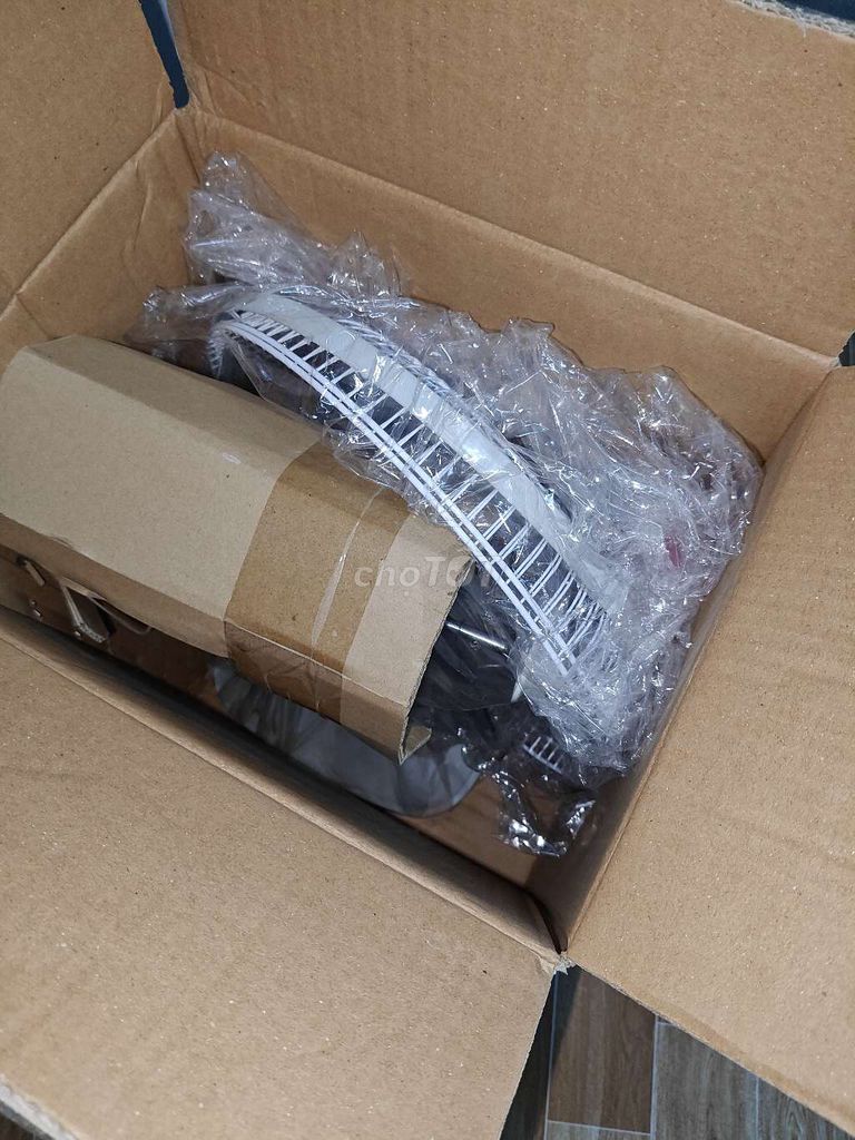 Quạt bàn LIFAN B-212 Mới 100%. Mua bán Quạt tại Thị xã Bến Cát Bình Dương được đăng bởi thanh hùng hình 1