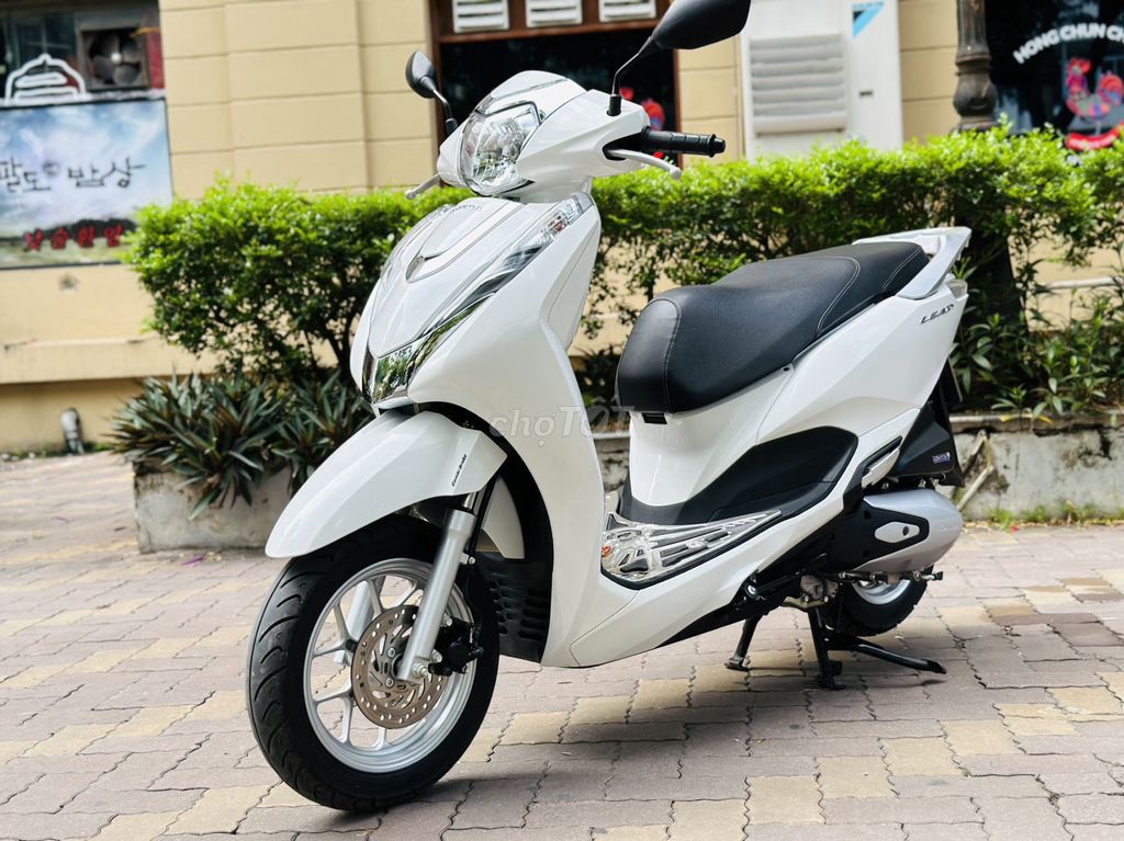 HONDA LEAD 125 TRẮNG ĐÈN NÉT XE GIÁO VIÊN ĐI. Mua bán Xe máy tại Quận Cầu Giấy Hà Nội được đăng bởi TRÍ KIÊN hình 3