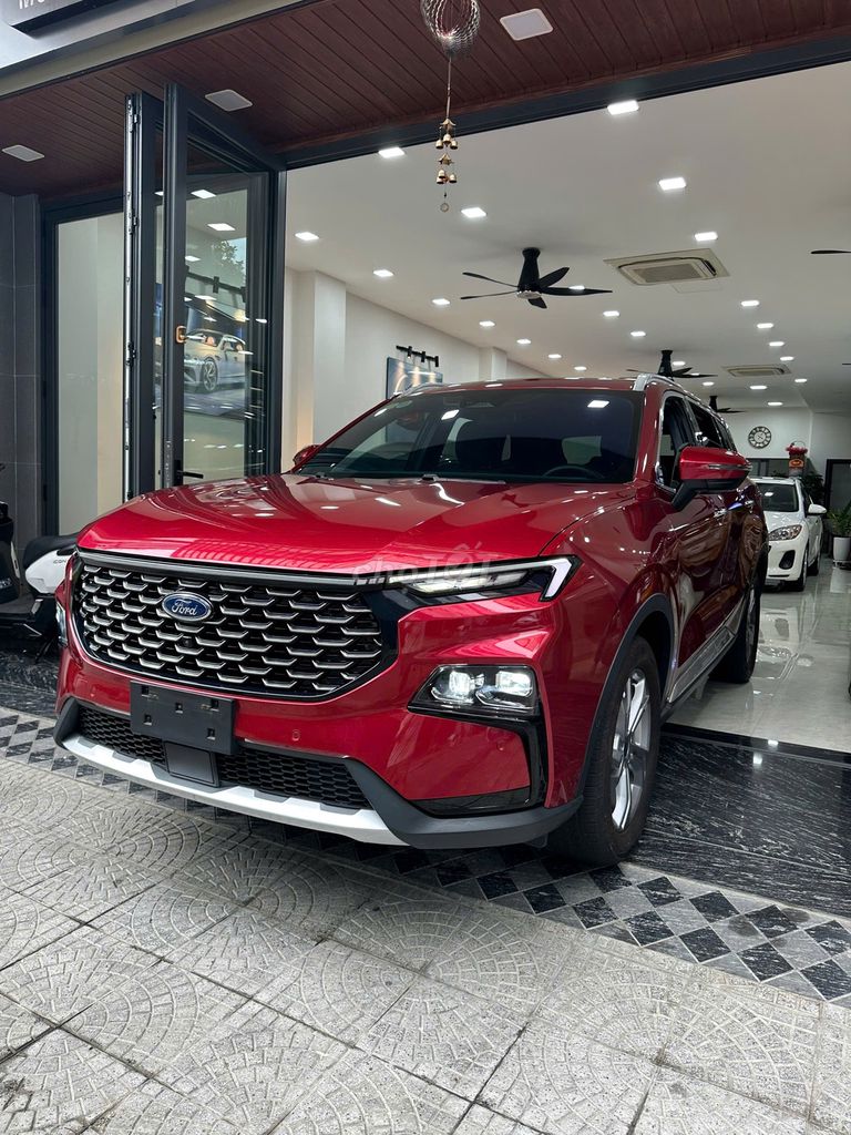 Ford Territory X 2025 Titanium, 19 000 км, красный