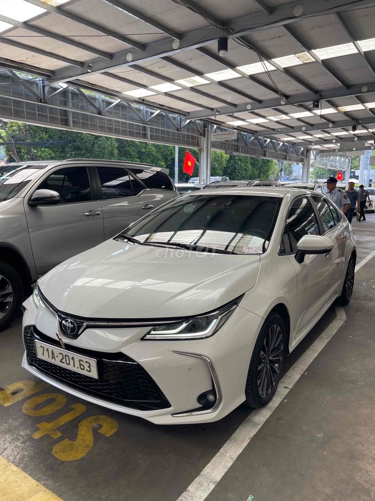 Toyota Corolla Altis 1.8V 2024