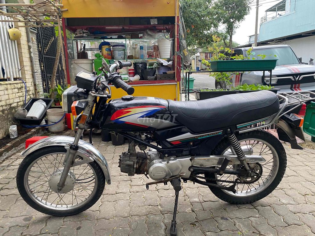 Honda Win Indo màu Đen. Mua bán Xe máy tại Quận Sơn Trà Đà Nẵng được đăng bởi Khang Nam Motor  hình 2