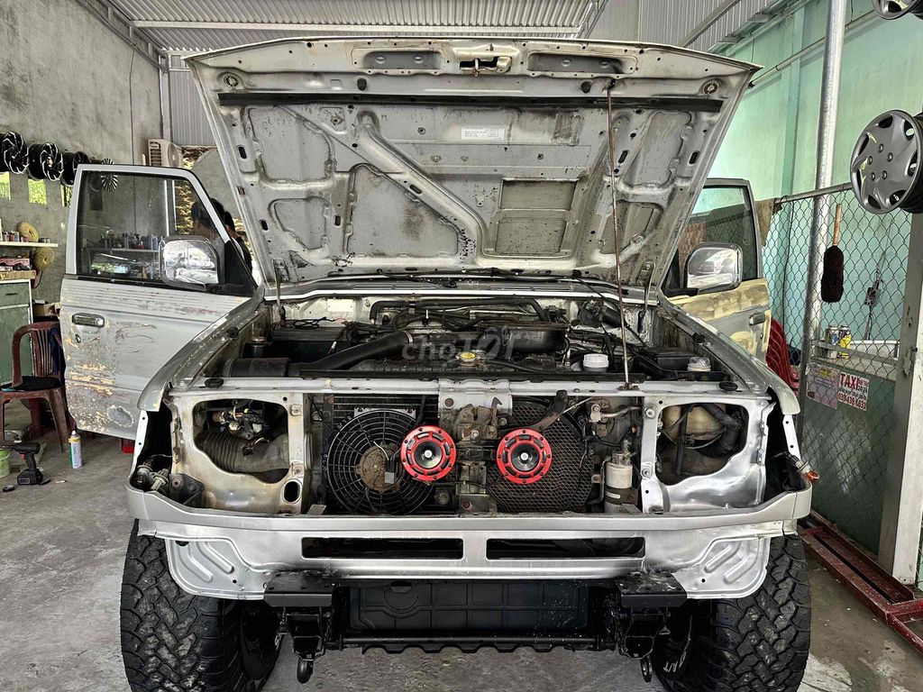 Mitsubishi Pajero Sport 1993 - 100000 km