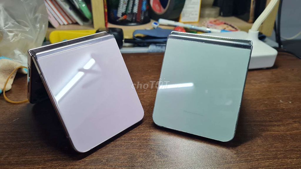 Samsung Z Flip 5 256GB Tím Màn trong hỏng. Mua bán Điện thoại tại Quận 7 Tp Hồ Chí Minh được đăng bởi Toan hình 1