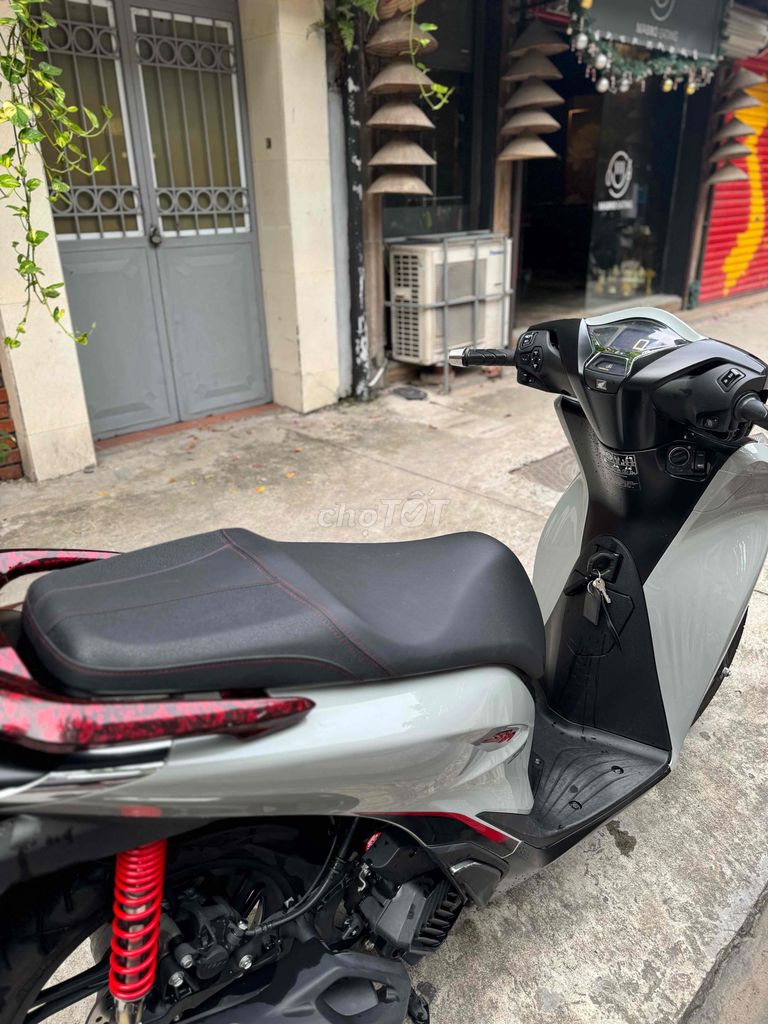 Honda SH 160i ABS Xám Xi Măng 2024. Mua bán Xe máy tại Quận Hai Bà Trưng Hà Nội được đăng bởi Tuấn minh xe cũ hình 4