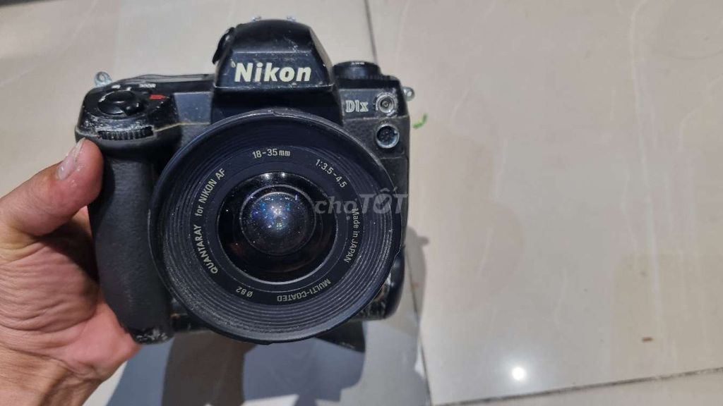 Xác máy ảnh Nikon D1X kèm Len