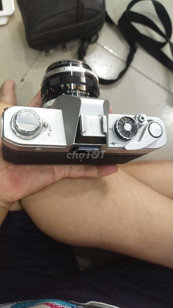 Máy ảnh cơ Canon và thấu kính