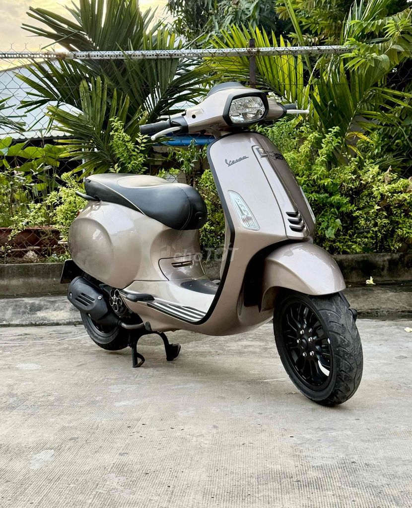 Piaggio Vespa Sprint 125 2015 Nâu 20000 km. Mua bán Xe máy tại Quận Bình Tân Tp Hồ Chí Minh được đăng bởi Hoàng Tuấn hình 8