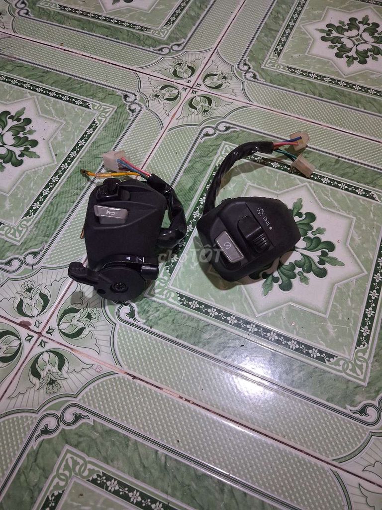 Bộ cùm công tắc Ex135, Novo 4 Đen. Mua bán Phụ tùng xe tại Quận 12 Tp Hồ Chí Minh được đăng bởi trần hải đăng hình 2