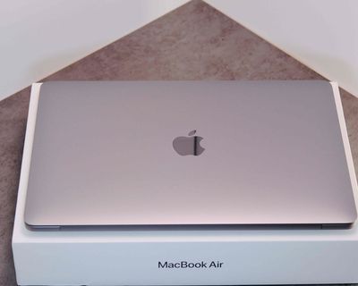 MacBook Air 13in M1 Gray 8GB 256GB 99,99%. Mua bán Laptop tại Quận Gò Vấp Tp Hồ Chí Minh được đăng bởi Lê Minh Hiệp