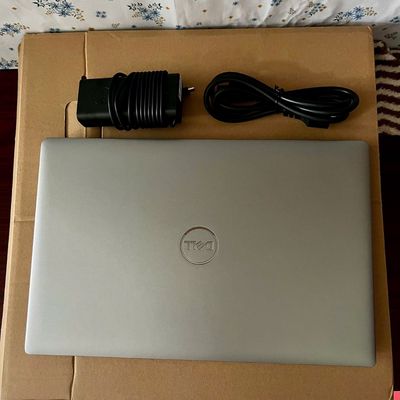 Dell Latitude 5520 i7 11th 15.6in cho văn phòng