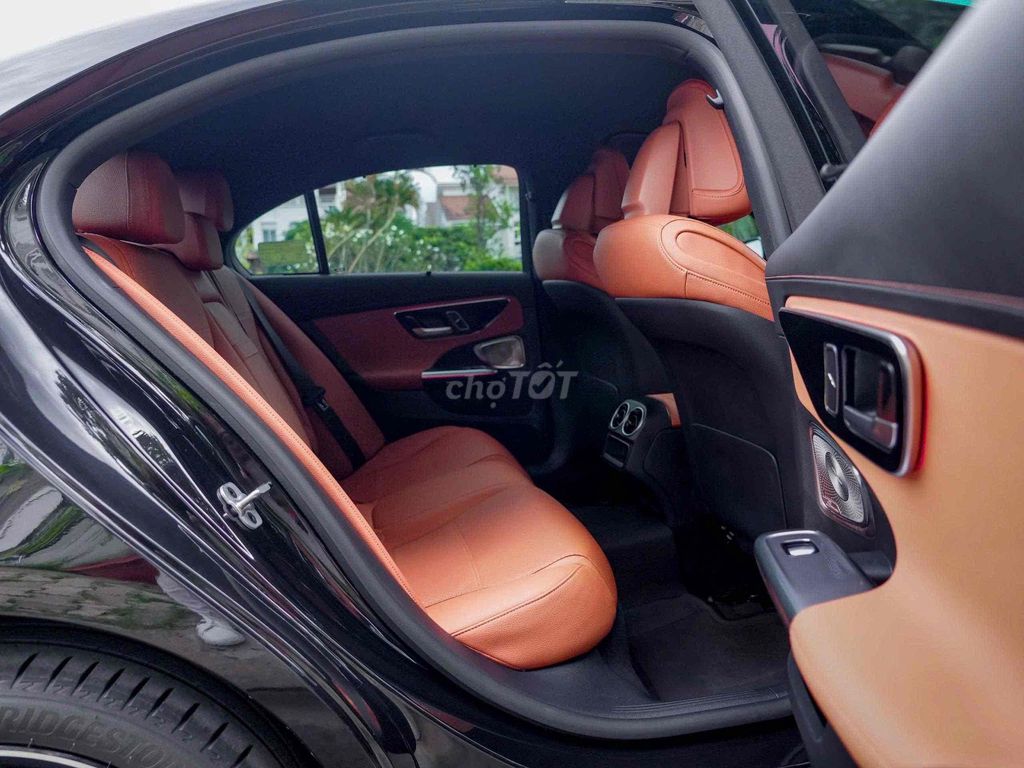 Mercedes_C200_Avantgarde_Plus  Bao Bank 90%. Mua bán Ô tô tại Quận 7 Tp Hồ Chí Minh được đăng bởi PHÁT ĐẠT LUXURY CAR hình 10