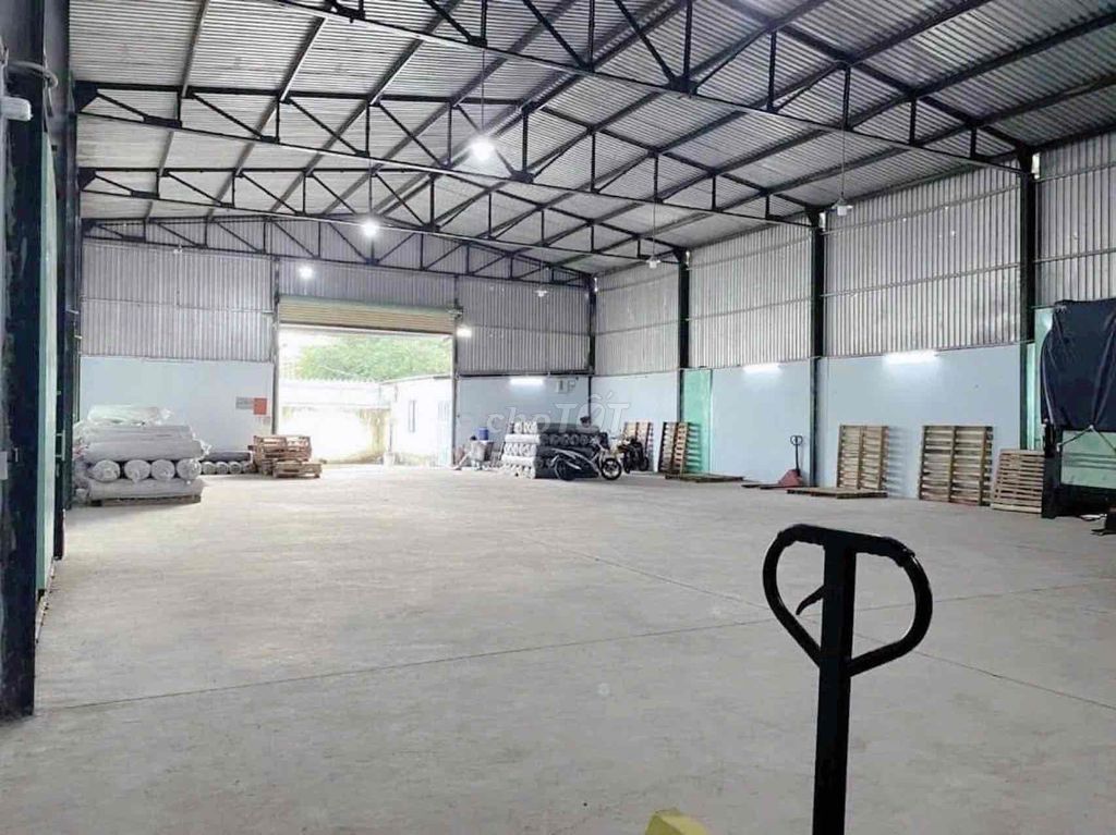 KHO XƯỞNG KCN TÂN BÌNH ( 700m2 ) ĐƯỜG CONTAINER