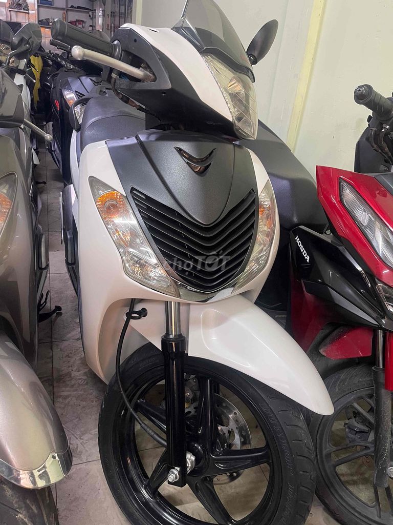 HONDA SH150 nhập ý,SM 104,TRẮNG ĐEN