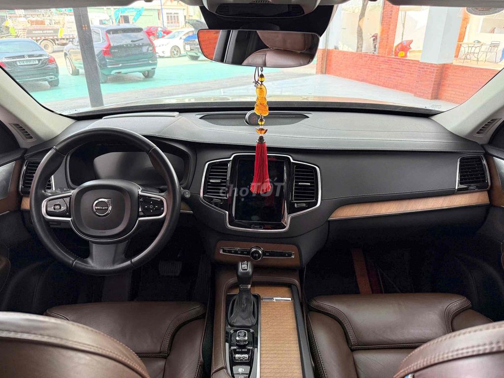 Volvo XC90 2018 T6 Inscription mẫu xe an toàn. Mua bán Ô tô tại Thành phố Thủ Dầu Một Bình Dương được đăng bởi Dương Tuấn Anh hình 9