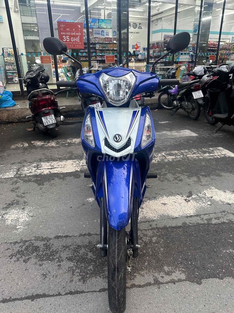 Bán xe Elegant 50cc , bs 47 chính chủ. Mua bán Xe máy tại Quận Tân Bình Tp Hồ Chí Minh được đăng bởi XE MÁY NGUYỄN GIA hình 2