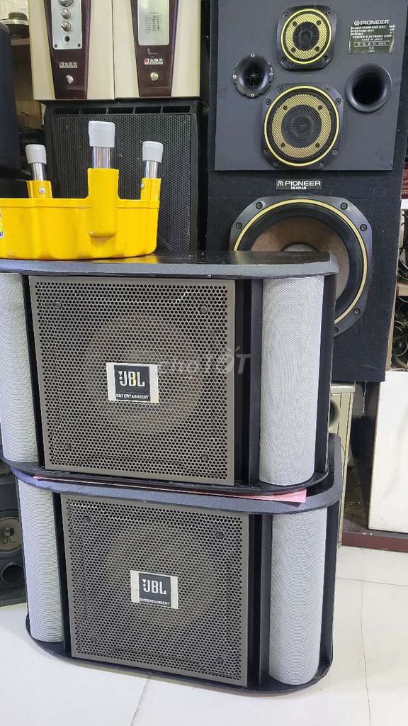 Cặp loa JBL bass 25cm thanh lý....