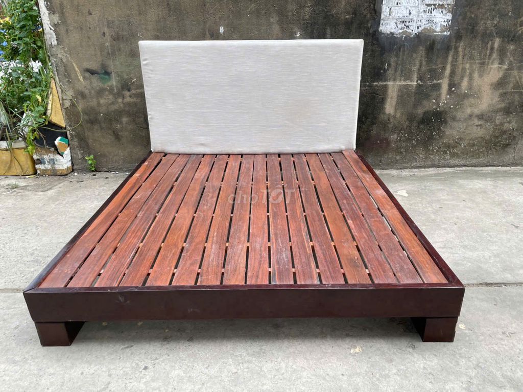 Giường ngủ Gỗ Căm Xe 1m8x2m. Mua bán Giường, chăn ga gối nệm tại Quận Bình Tân Tp Hồ Chí Minh được đăng bởi HÀNG THANH LÝ NỘI THẤT 268 hình 1