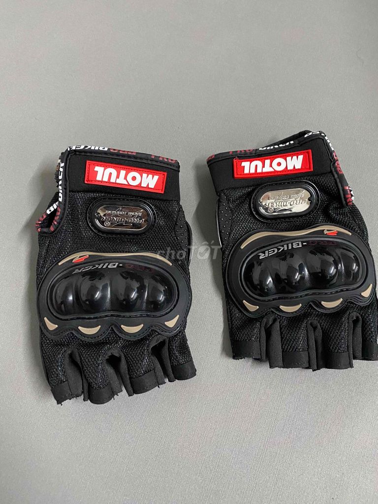 Găng tay phượt Motul Đen mới 100%. Mua bán Phụ kiện thời trang khác tại Quận Cái Răng Cần Thơ được đăng bởi Anh Hoàng hình 1