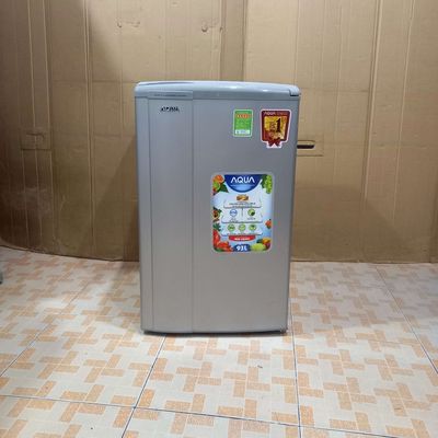 Tủ lạnh Aqua S972K9 nhỏ gọn 1ngăn, lạnh tốt.