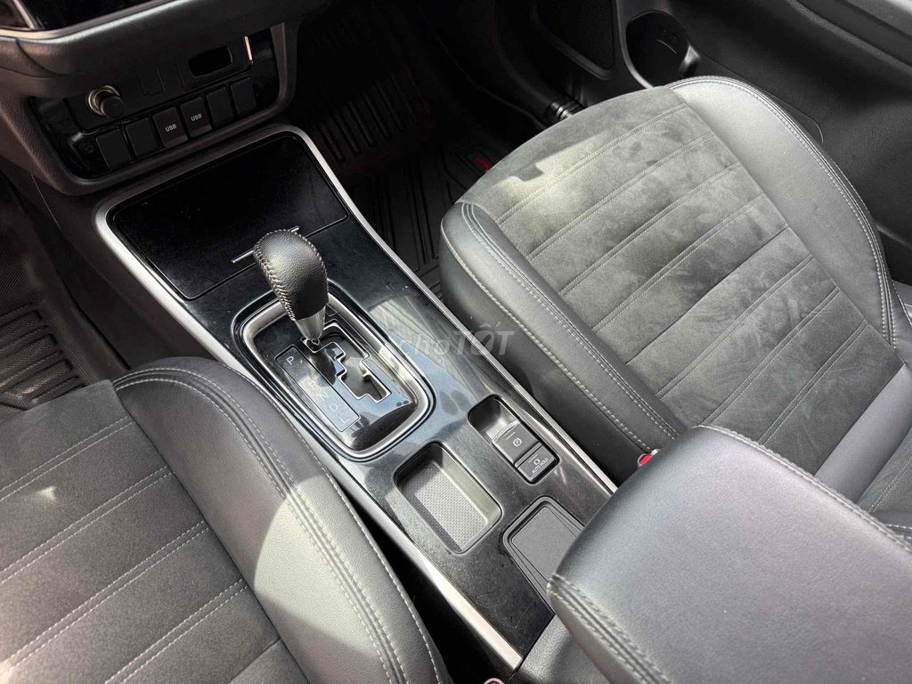 Mitsubishi Outlander CVT 2022 Trắng 77.000 Km. Mua bán Ô tô tại Thành phố Thủ Đức Tp Hồ Chí Minh được đăng bởi Long Auto Vạn Phúc hình 9