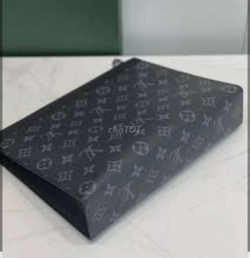 Túi Clutch Louis Vuitton Monogram Đen Nam cũ. Mua bán Túi xách tại Quận Thanh Khê Đà Nẵng được đăng bởi Hồ Mai hình 1